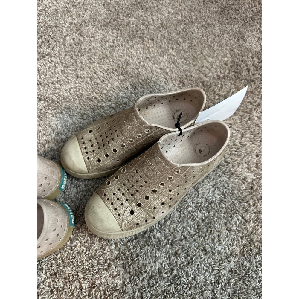 Native Shoes size 2 - Picture 3 of 5